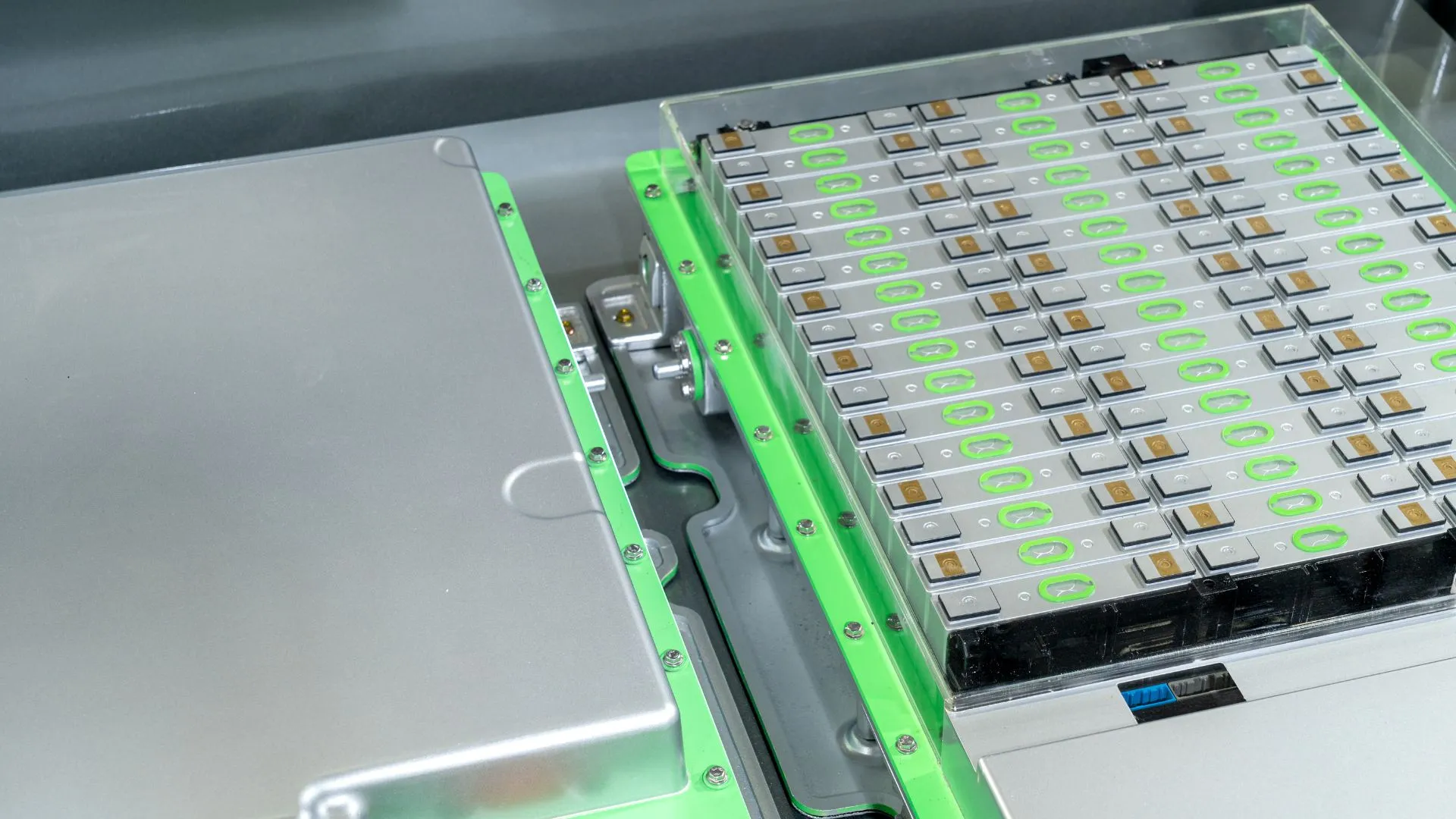 Chinese team develops sunlight-assisted lithium–sulfur battery