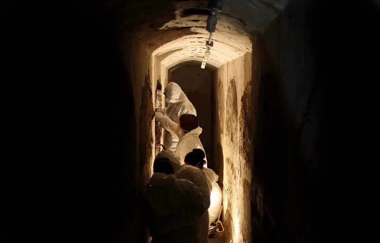 INAH Archaeologists explore catacombs of Hueypoxtla ancestors