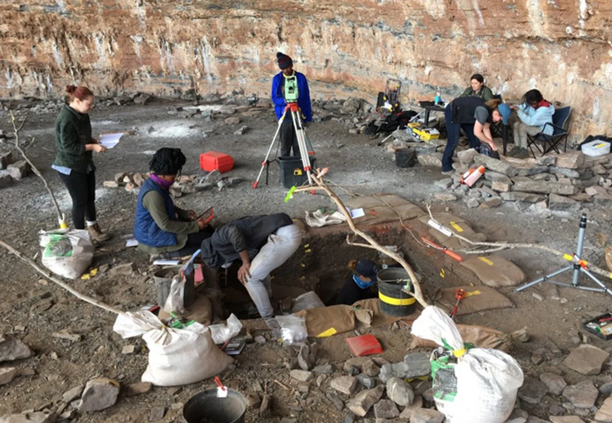 Early humans were drawn to Kalahari during water-rich periods