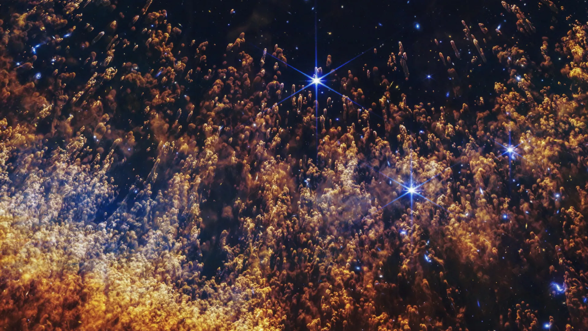 A dying star’s final breath glows in a new Webb image of the Helix Nebula