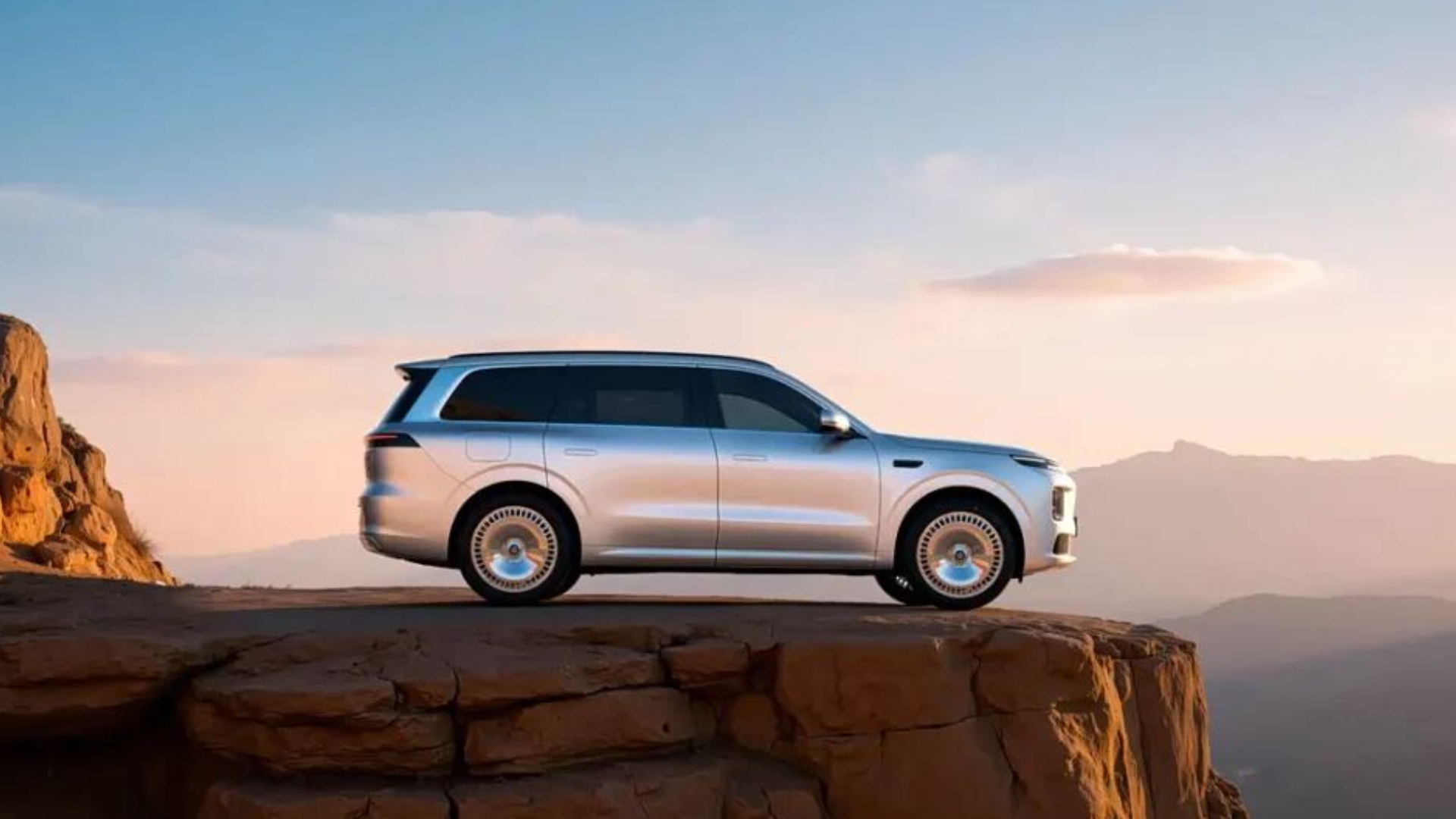 Chinese EV with 447-mile range offers 1000V charging architecture