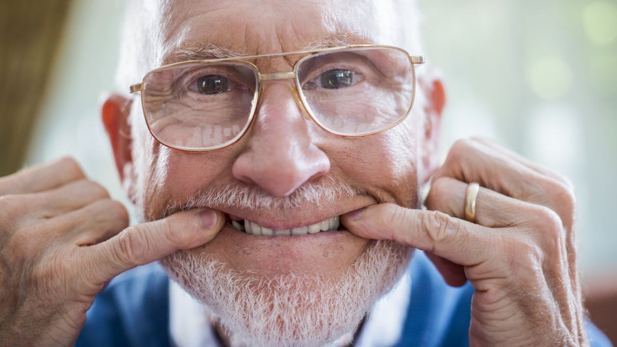 Superagers Have at Least Two Key Genetic Advantages, Study Reveals : ScienceAlert