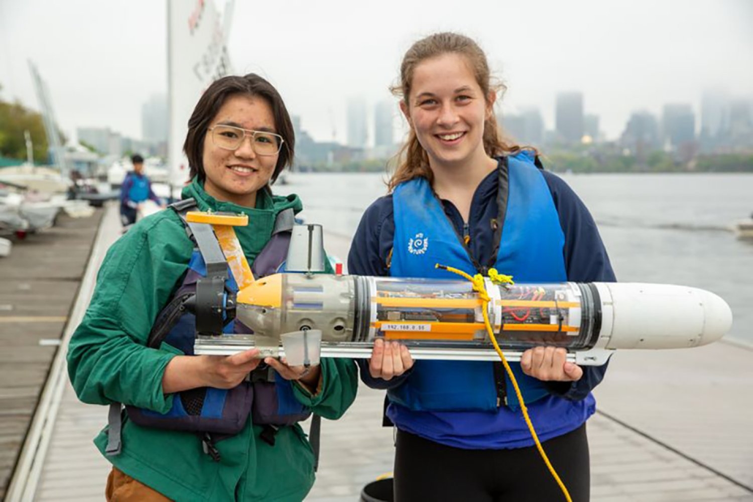 Special subject invites first-year students to get their feet wet working with underwater vehicles | MIT News