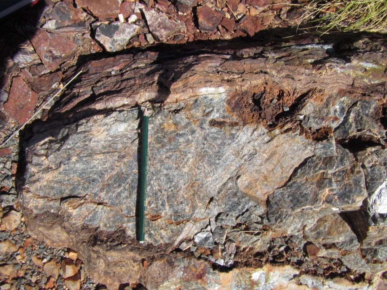Organic Molecules Found in 3.5 Billion-Year-Old Rocks