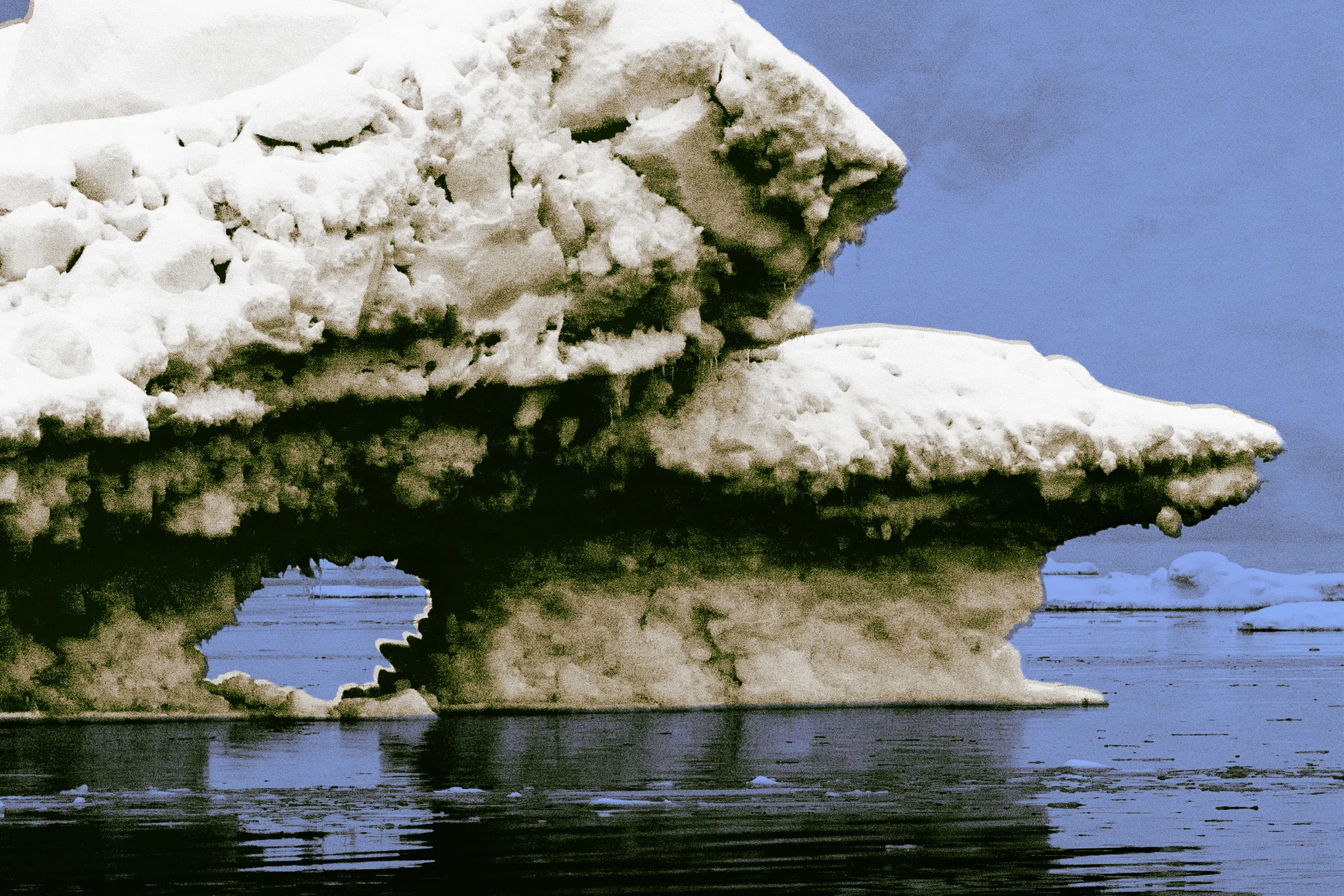 Scientists Scramble to Set Up Outpost on Rapidly Melting Glacier