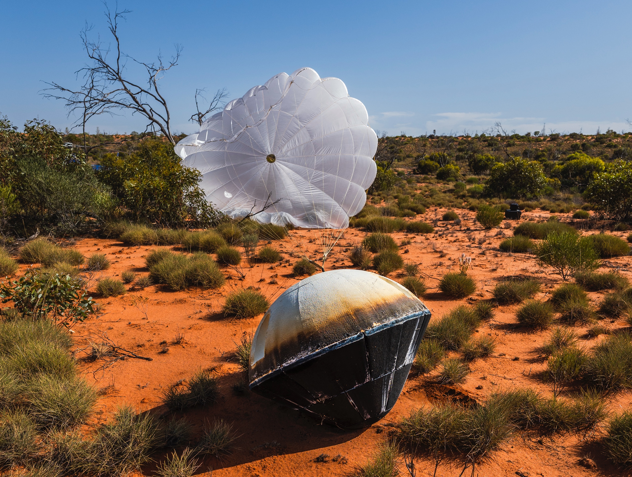 Varda’s W-5 mission lands in Australia