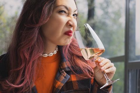 Genetically modified bacteria detect wine spoilage through fluorescent acetic acid sensor