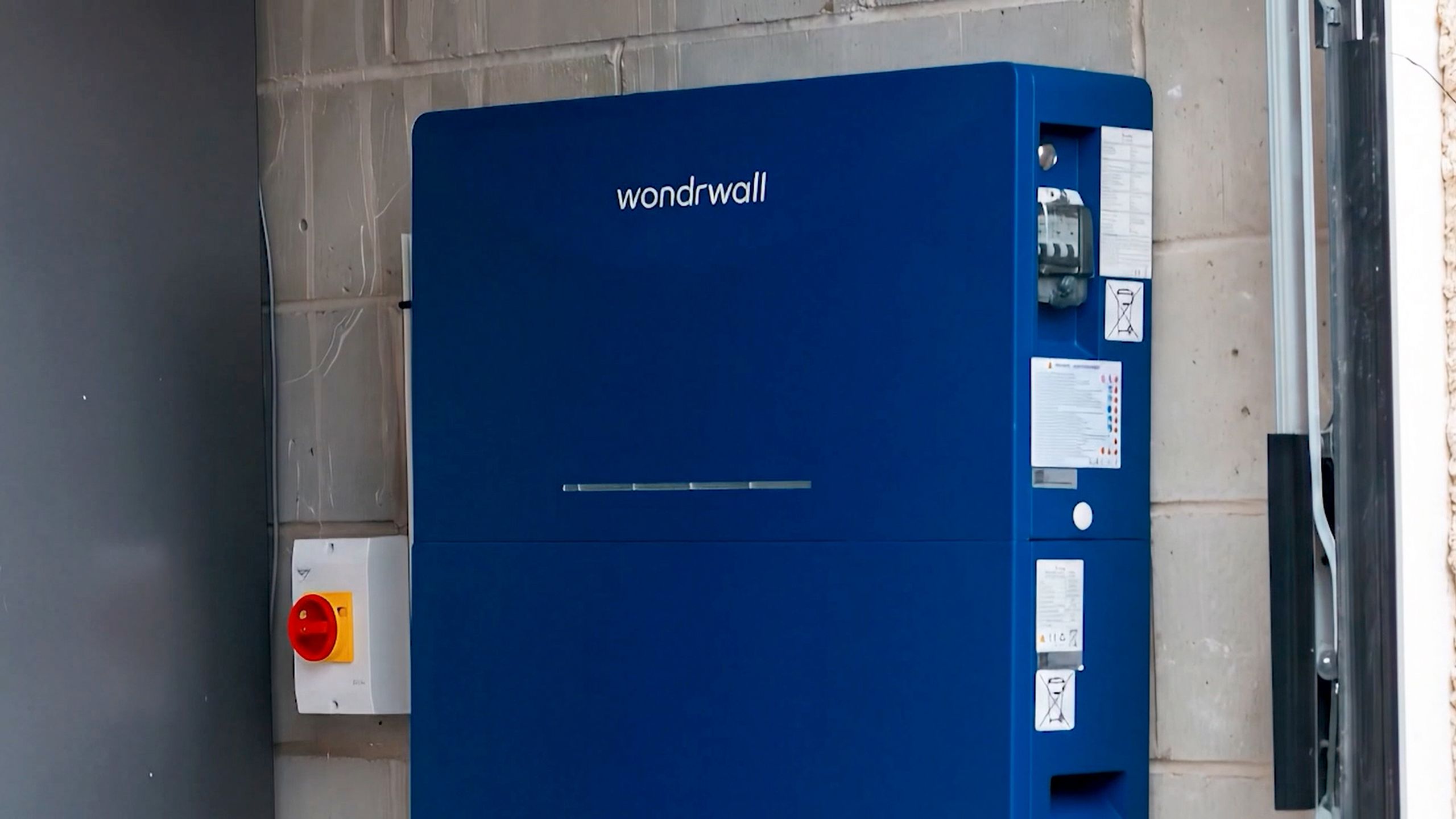 New UK battery subscription service targets soaring electricity bills by shifting household power use to cheaper overnight tariffs