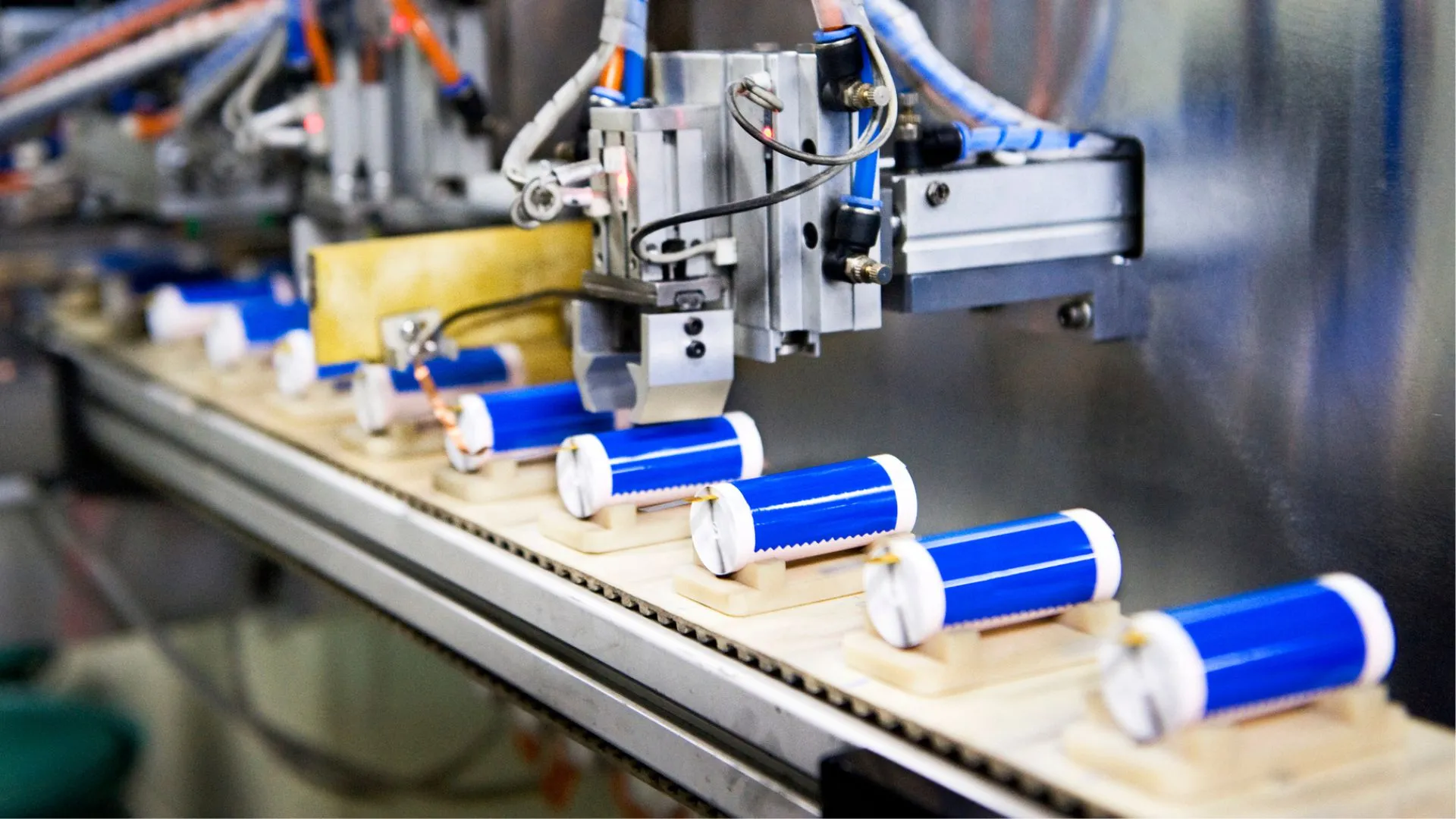 China’s water battery hits 120,000+ cycles, can beat lithium by decades