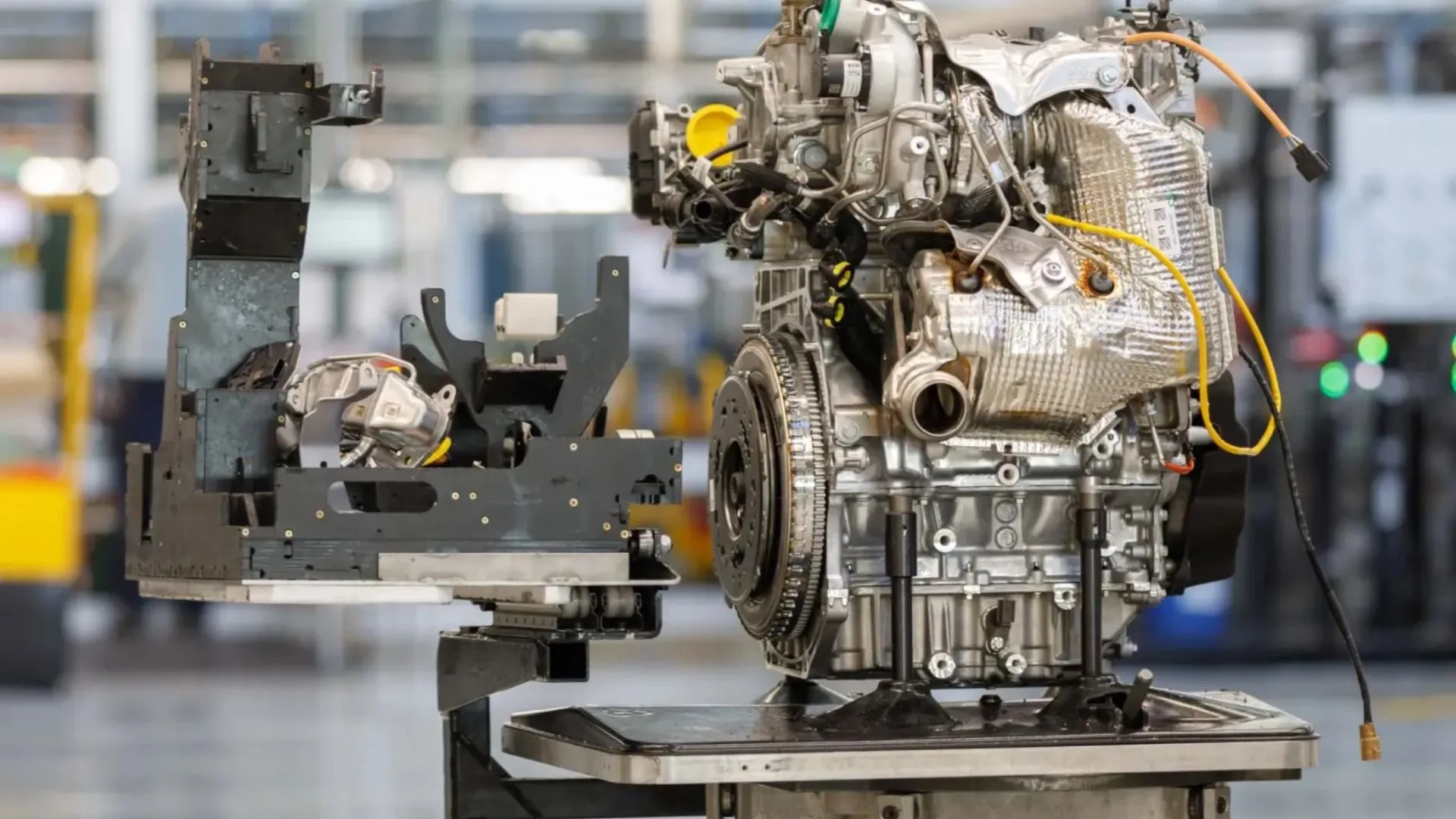 New hybrid engine using 100% renewable fuel boosts mileage by 40%