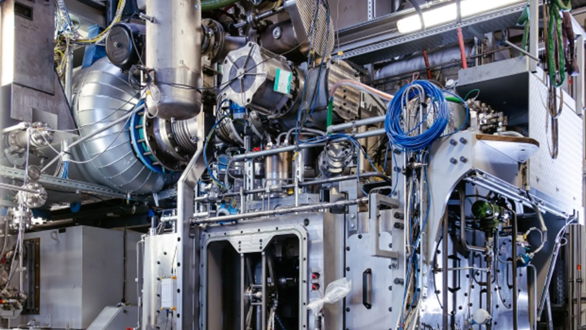 Germany’s 100% hydrogen engine passes test with increased power density