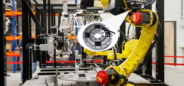 High-sensitivity torque sensors offer force feedback for small-payload cobots