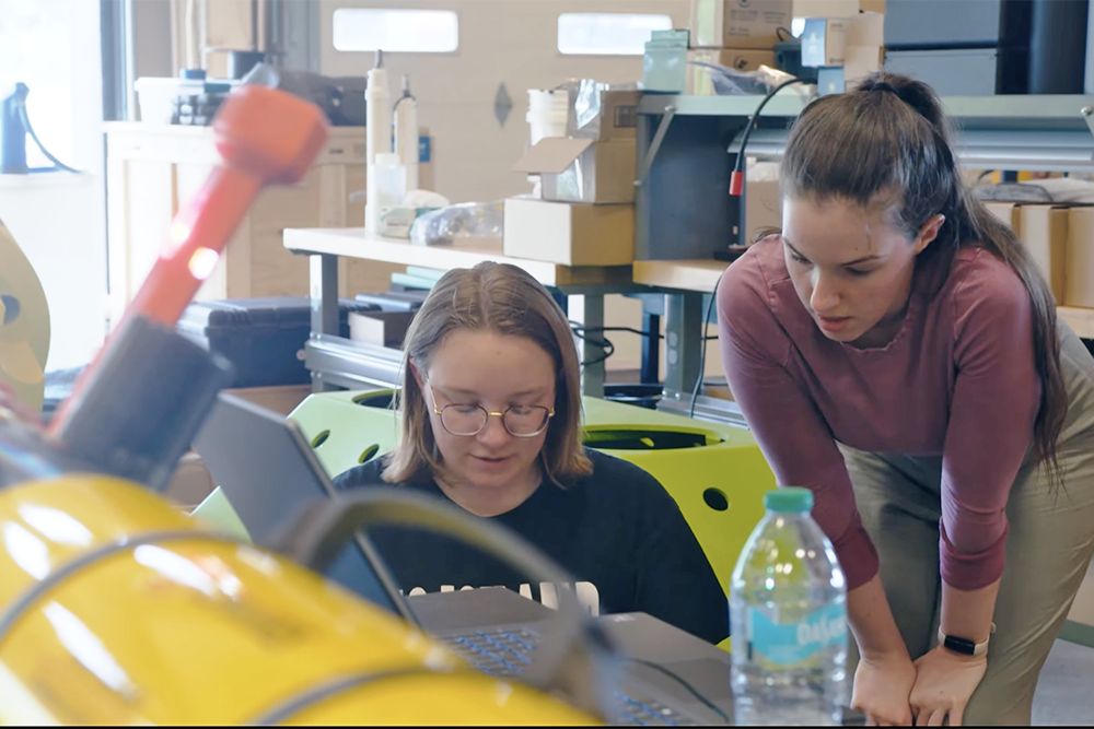 Featured video: Coding for underwater robotics | MIT News