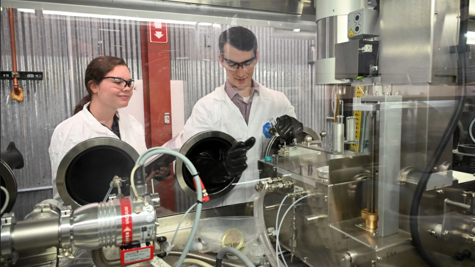 US deploys ‘world’s first’ irradiated molten salt reactor research tool