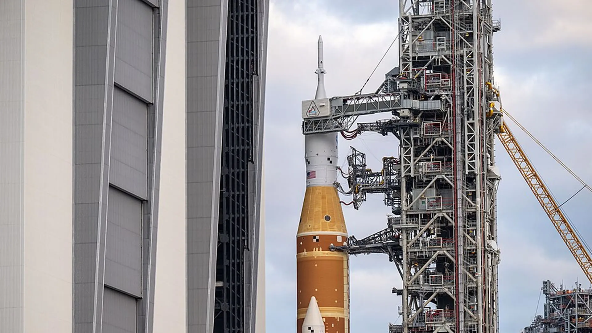 Helium system fault forces NASA to delay Artemis crewed moon mission