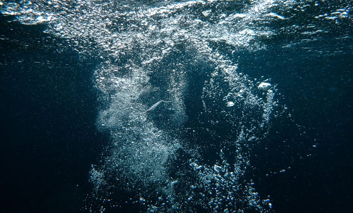 Scientists Have Discovered 1.4 Billion-Year-Old Air Bubbles Trapped in Salt Crystals