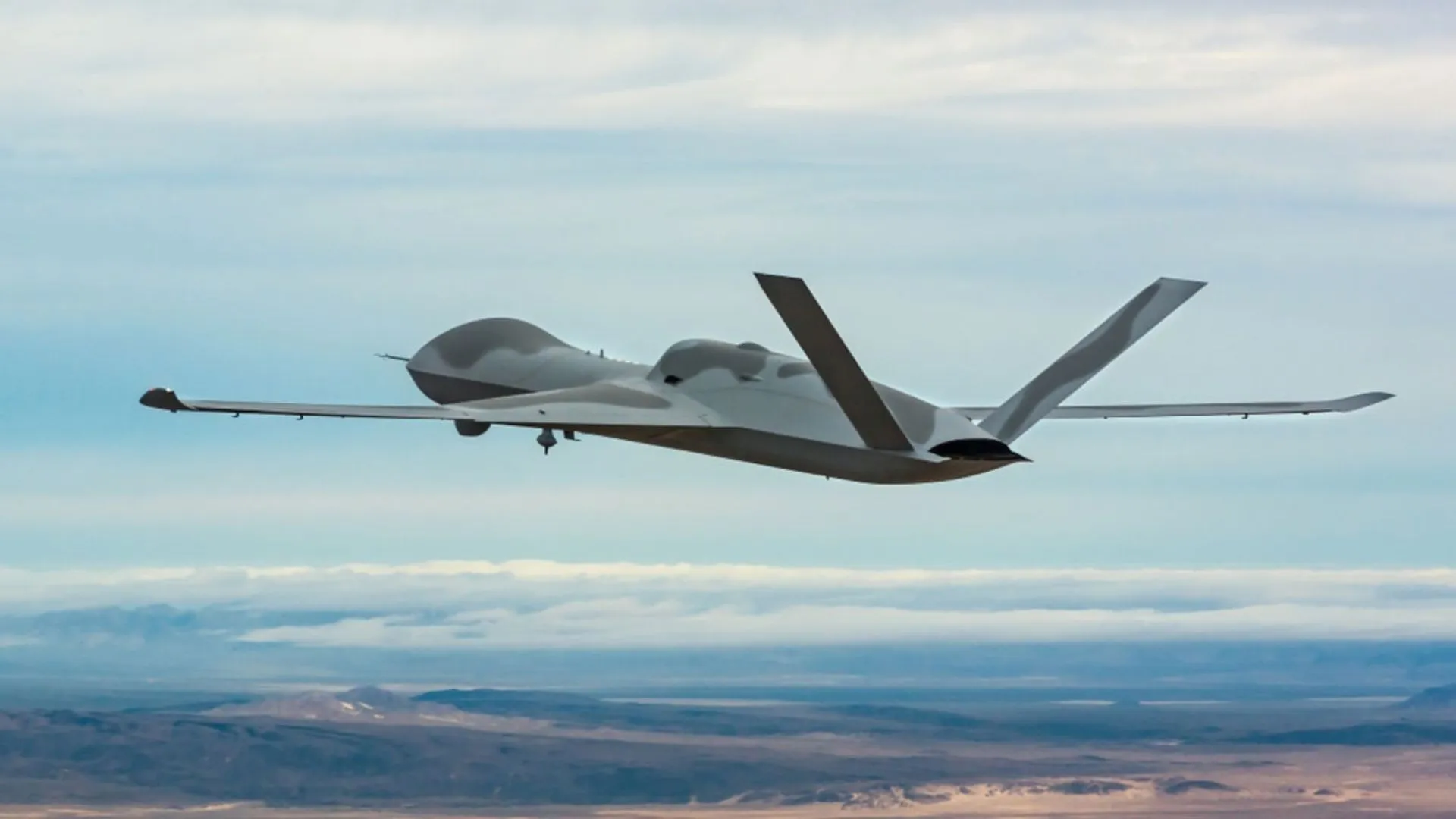 F-22 Raptor commands autonomous MQ-20 drone