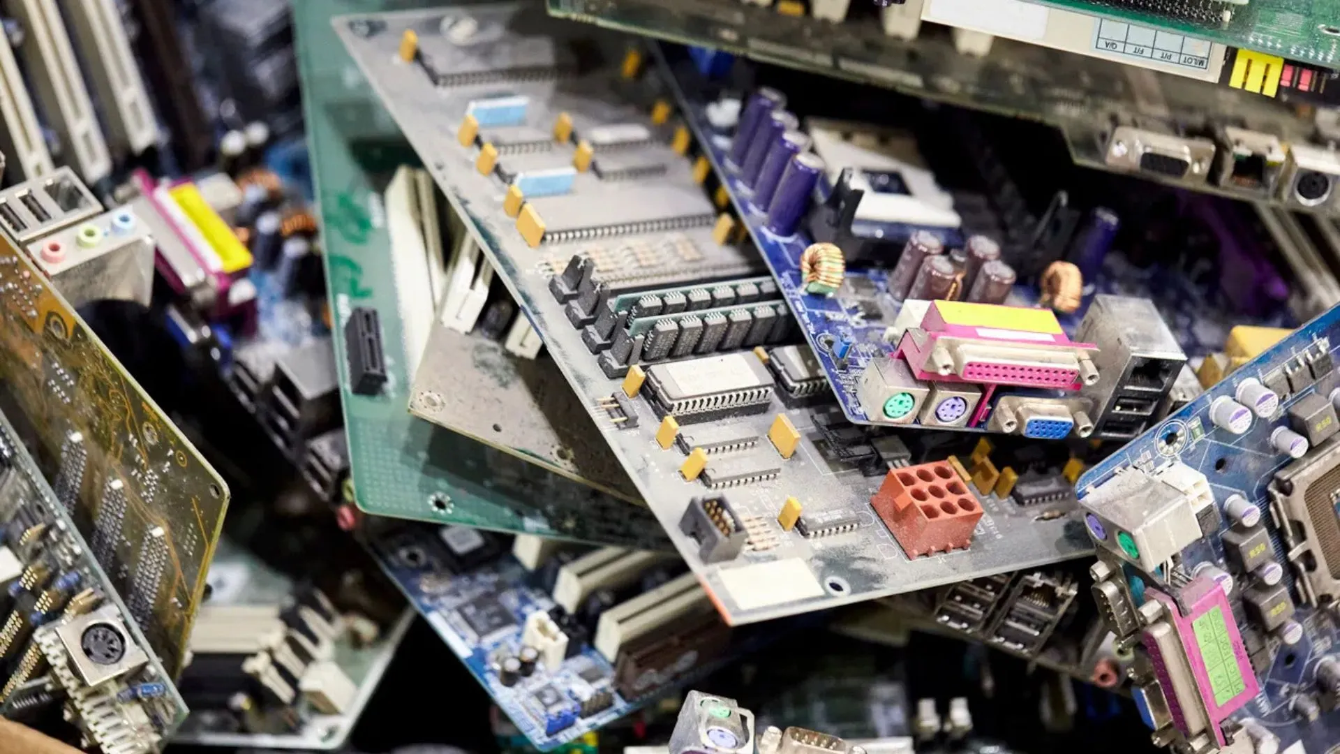 Bioacid-powered process pulls cobalt, nickel from old batteries