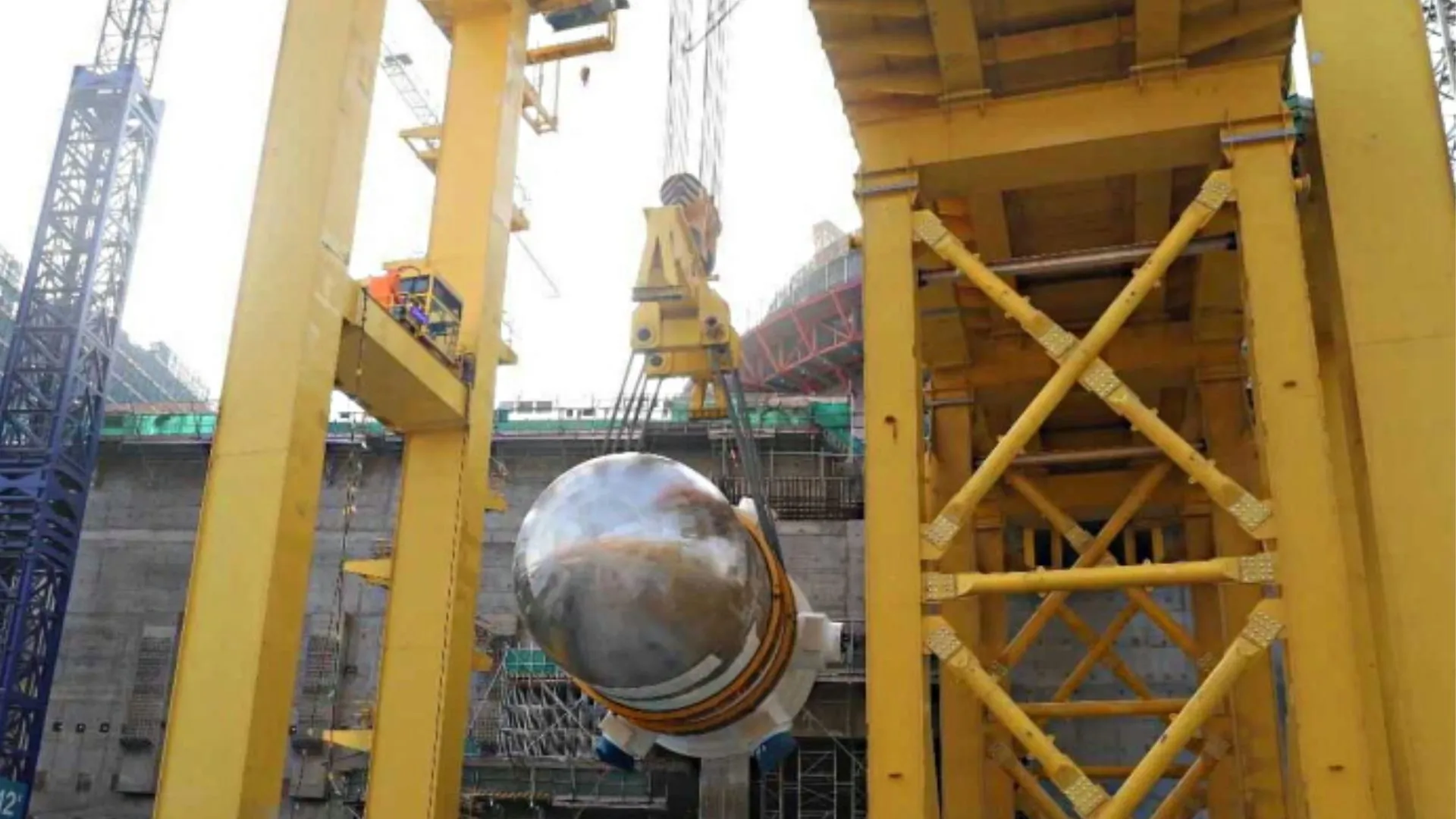 China installs nuclear reactor vessel at unit 6 of Lufeng plant