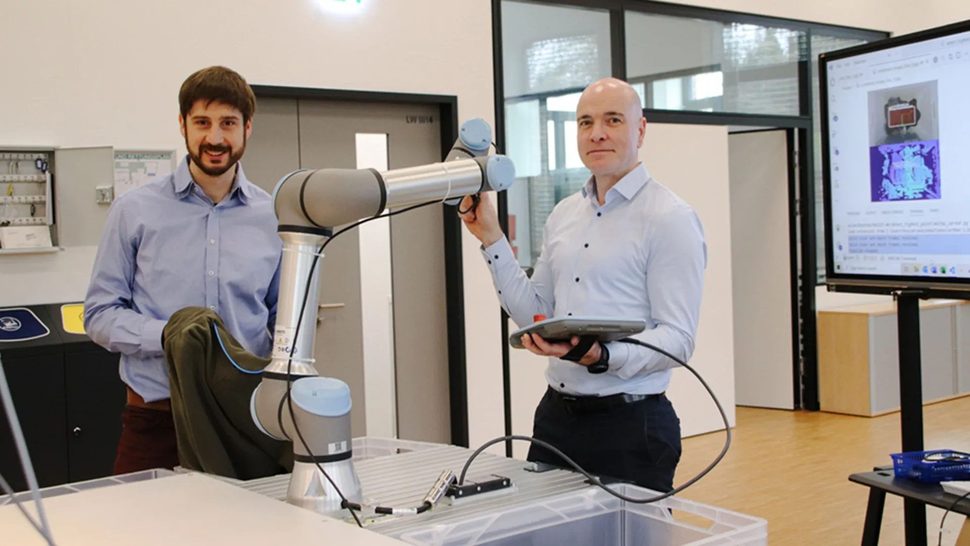 German scientists develop AI-powered robots to recycle smart clothing