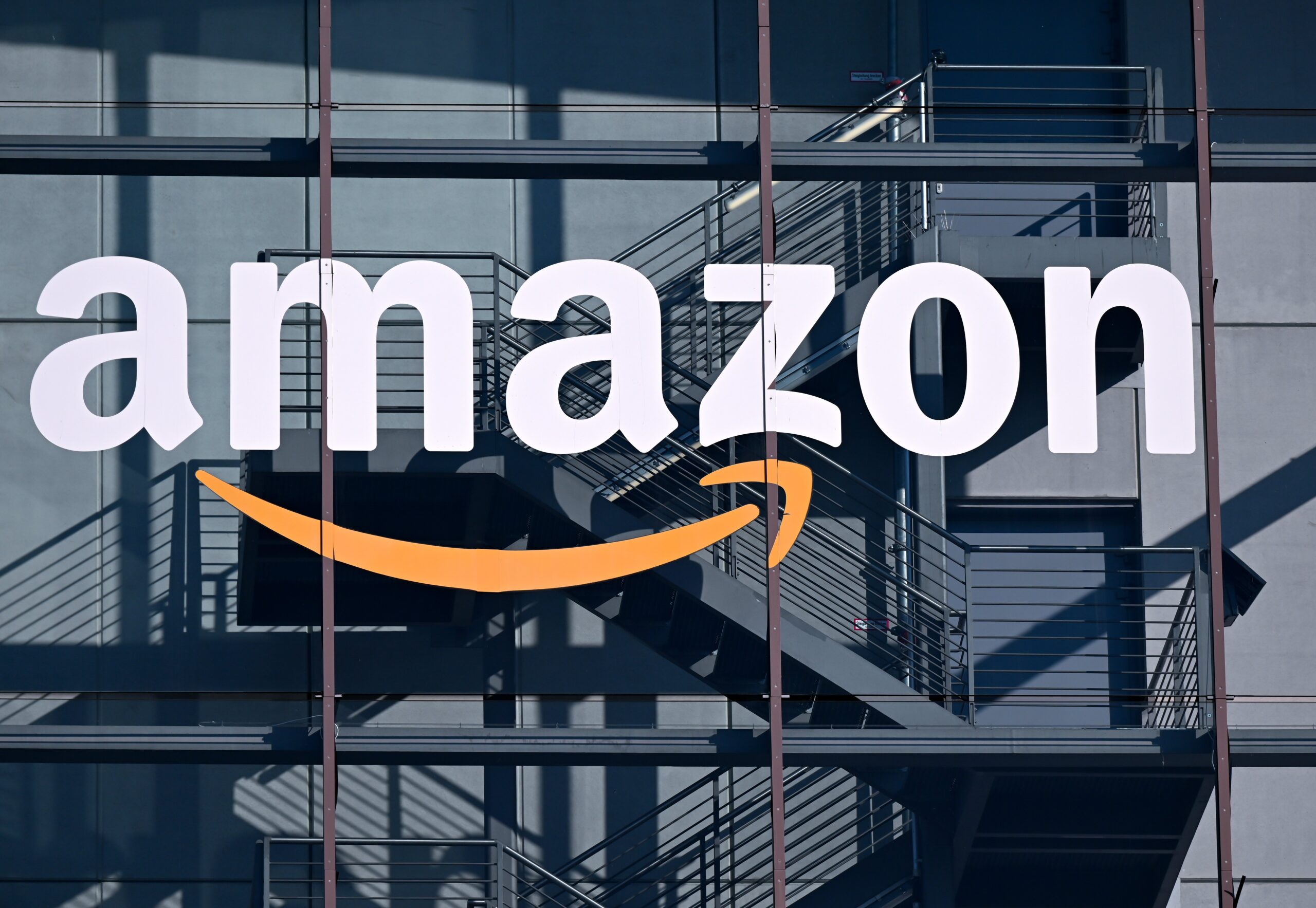 Amazon reportedly wants to help shop media site content to AI companies