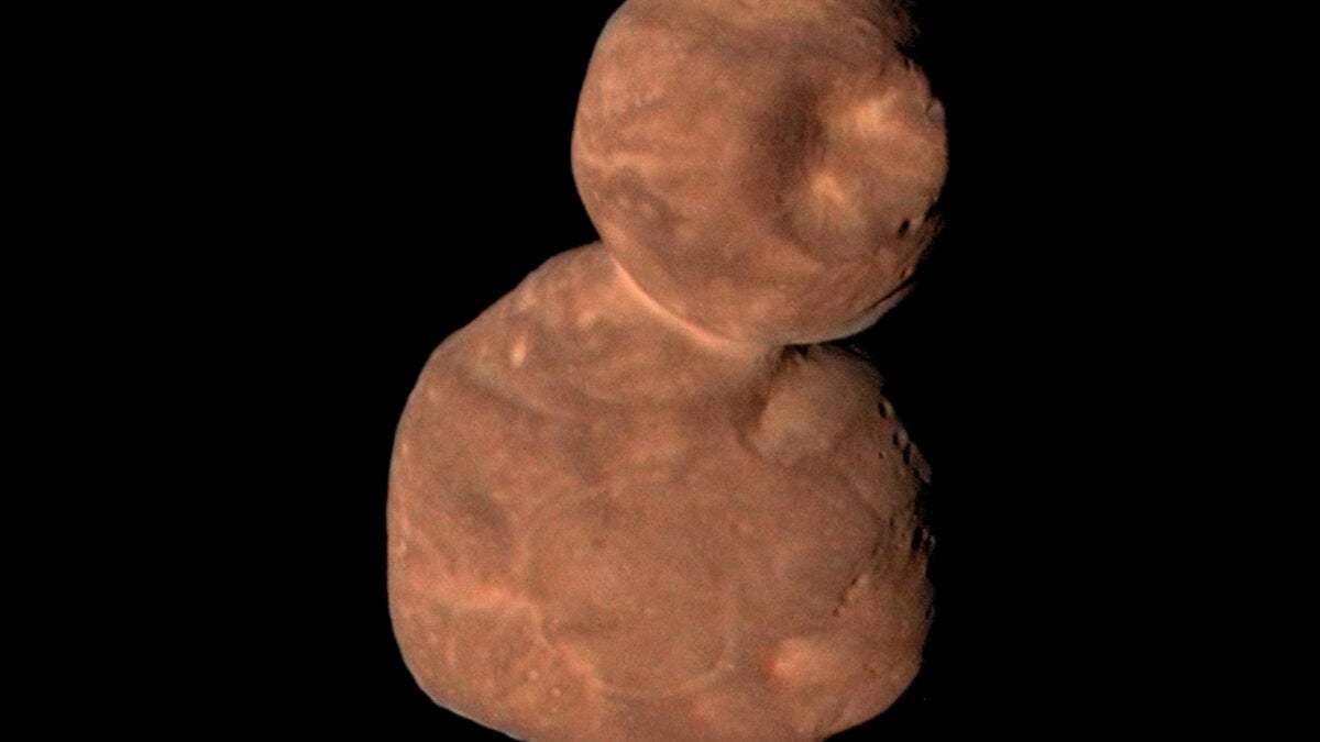 Yes, Gravity Made These Space Snowmen. No, It’s Not That Simple