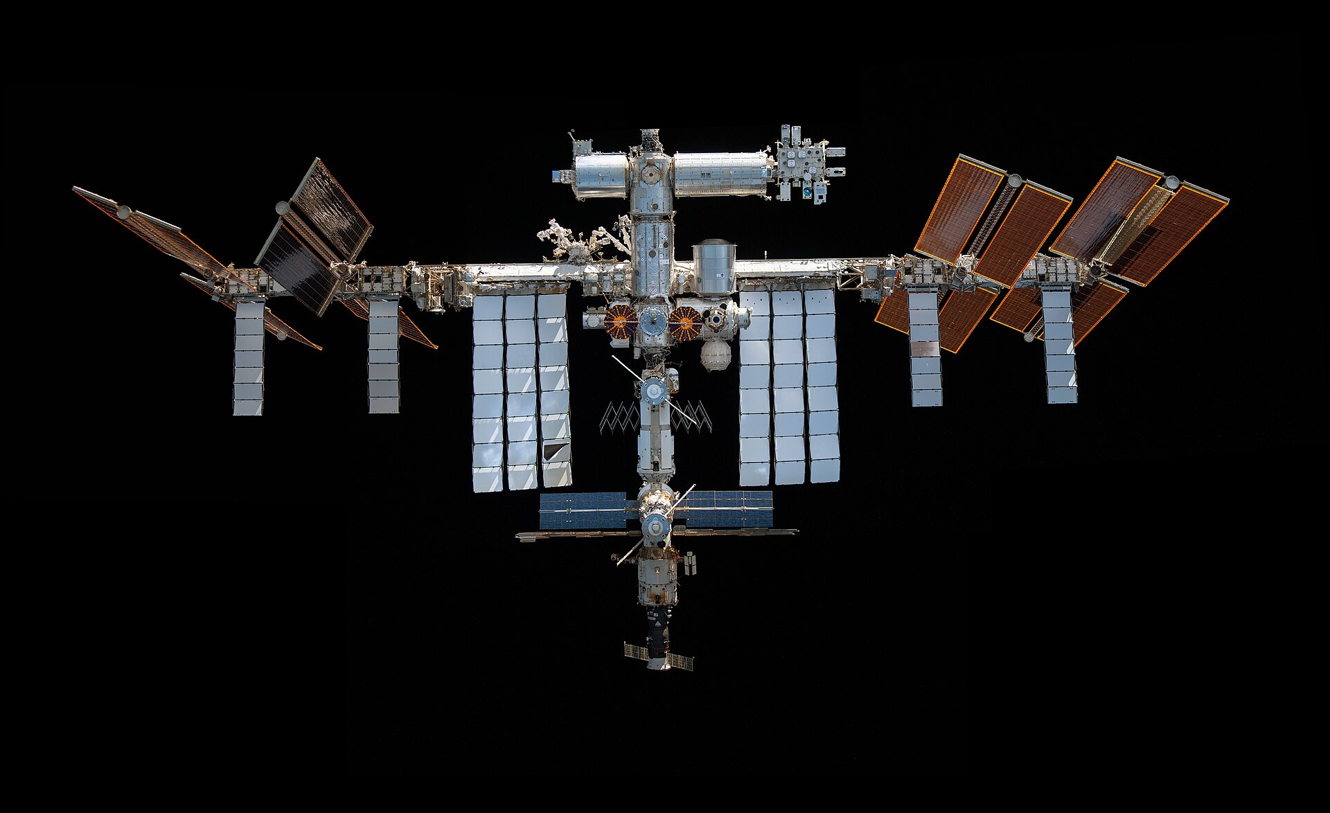 Space Station Microbes Harvest Metals from Meteorites