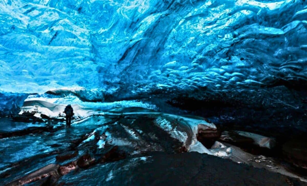 He Disappeared Into a Cave for 63 Days Then Returned with a Scientific Breakthrough Still Changing Biology 60 Years Later