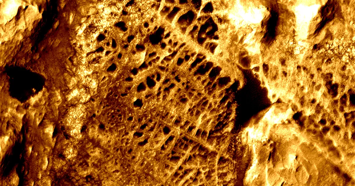 NASA Rover Exploring Strange Structures on Mars, About the Height of a Human