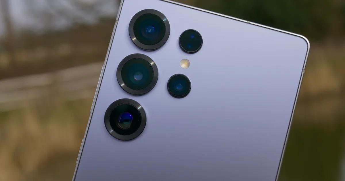 The next wave of spec-monster phones could get a 100-megapixel selfie camera