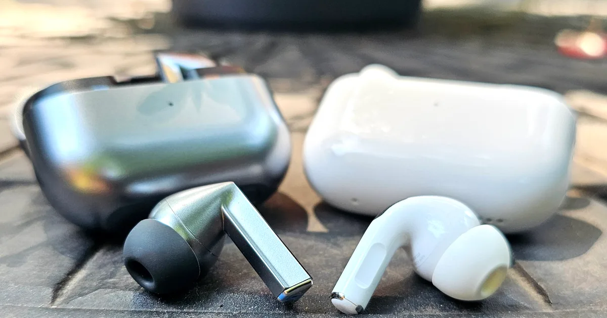 Galaxy Buds 4 Pro, Samsung’s answer to the AirPods Pro, look just like the AirPods Pro