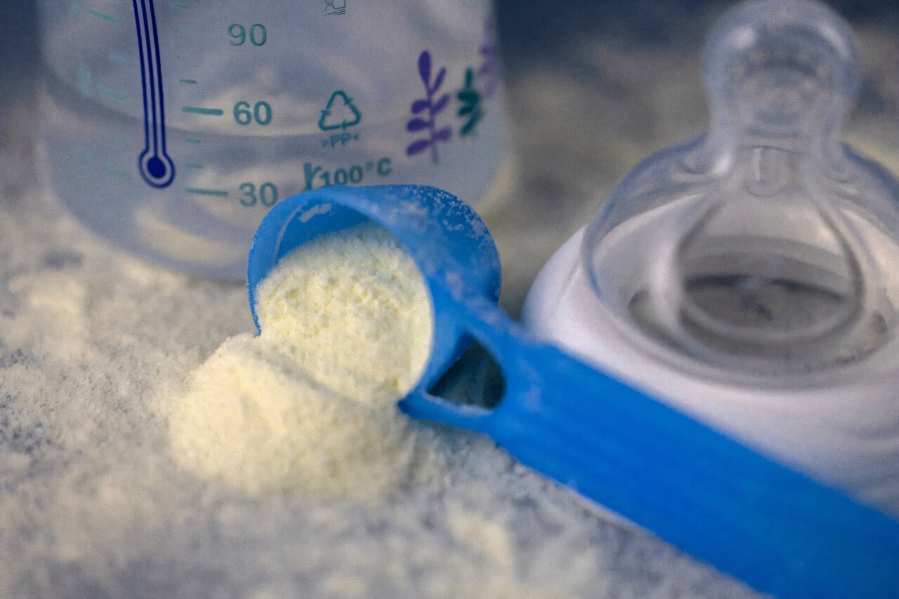 France tightens infant formula rules after toxin scare