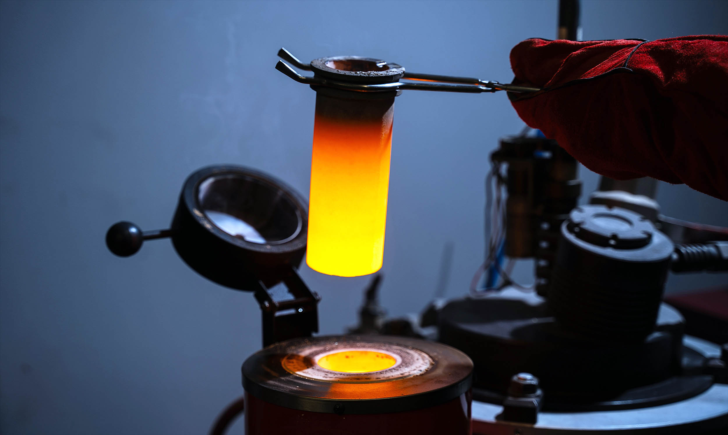 Believed impossible, scientists manage to transform lead into gold