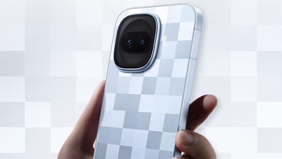 iQOO 15R India Launch Set for Feb 24 With 7,600mAh Battery, Snapdragon 8 Gen 5 Chipset