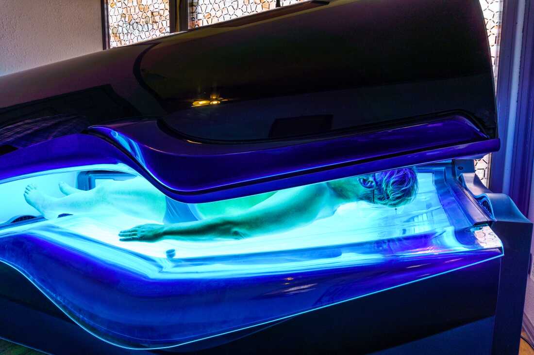 The Trump administration abandons new tanning bed rules : NPR