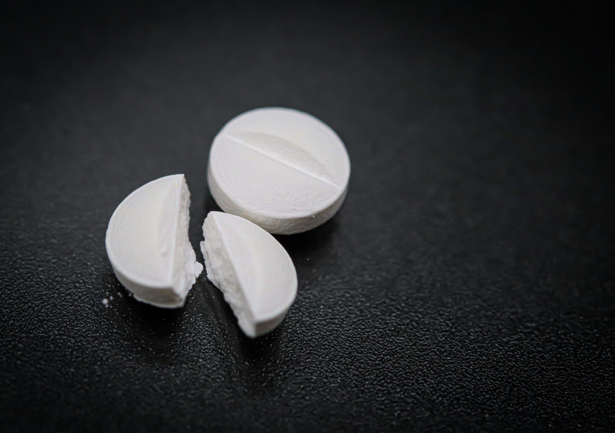 Aspirin Therapy and Daily Aspirin Use for Heart Health and Blood Thinner Benefits