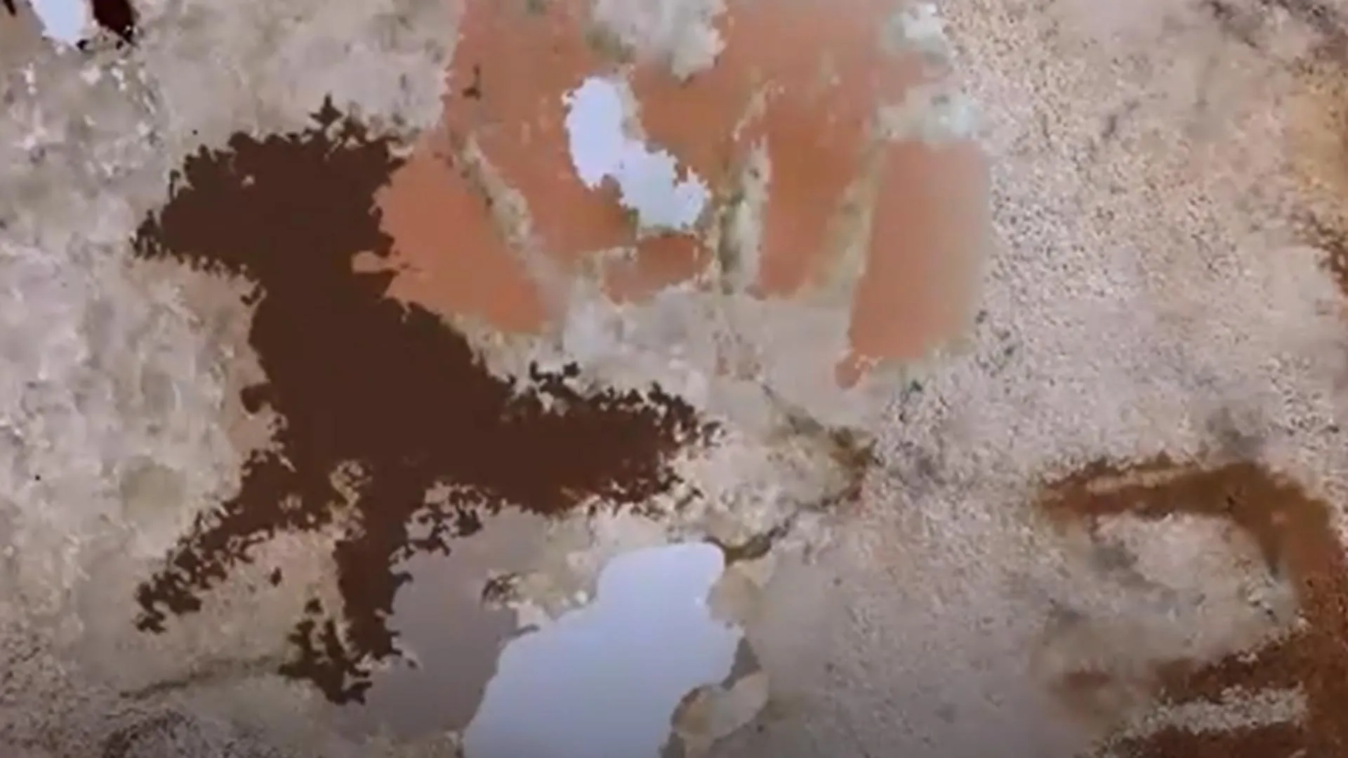 This 67,800-year-old handprint is the oldest art ever found