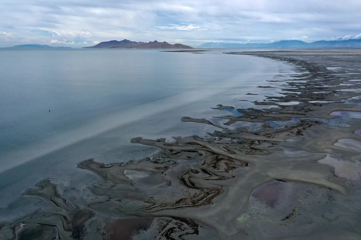Scientists Just Found a Massive Freshwater Reservoir Hidden Beneath the Great Salt Lake