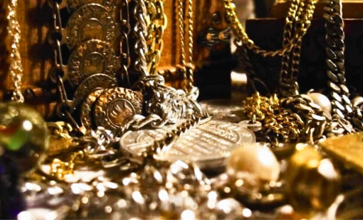 Archaeologists Found a Strange Metal From Beyond Earth Hidden in 3,000‑Year‑Old Treasure Stash