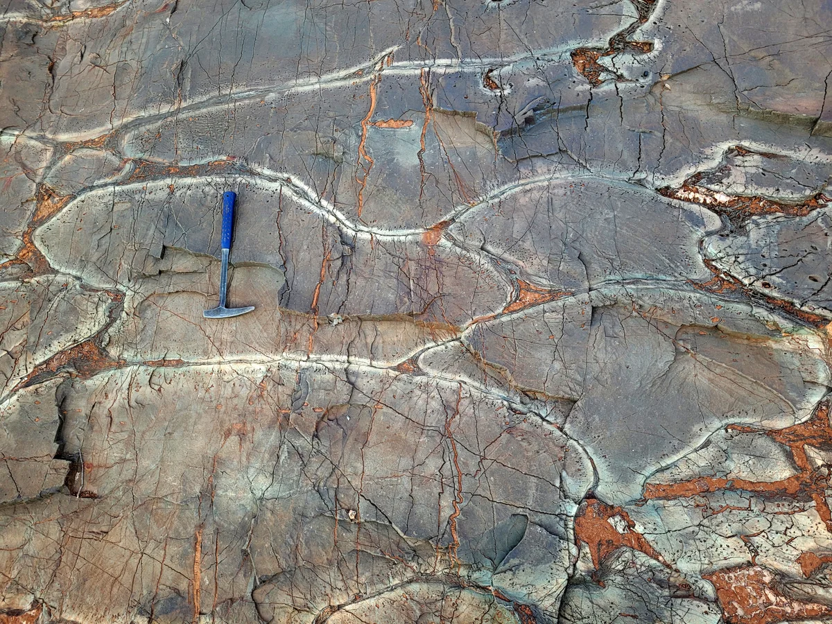 When did plate tectonics on Earth begin? New research finds some of the earliest clues