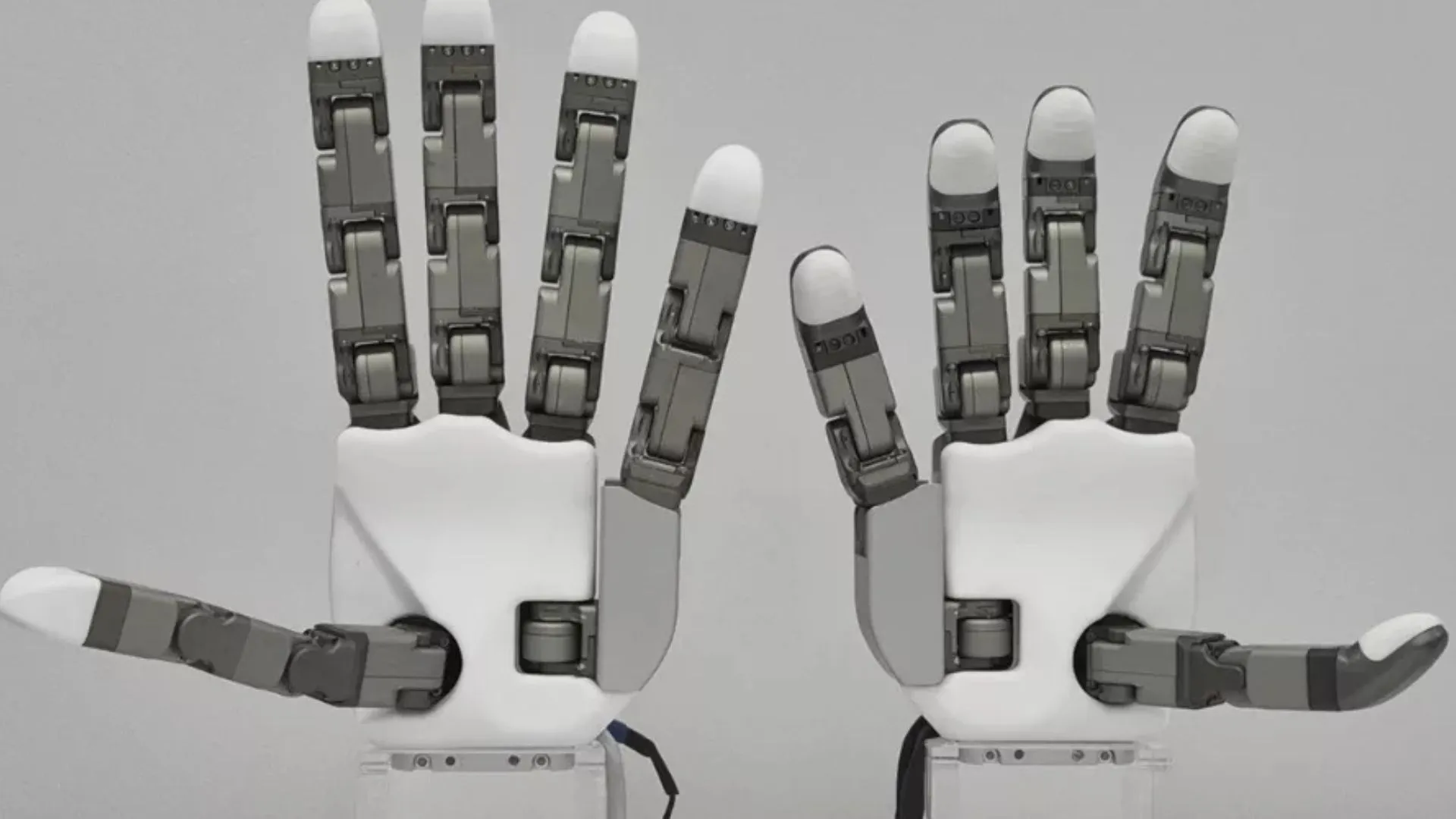 South Korean firm unveils robotic hand with human-scale dexterity at under 2 lb