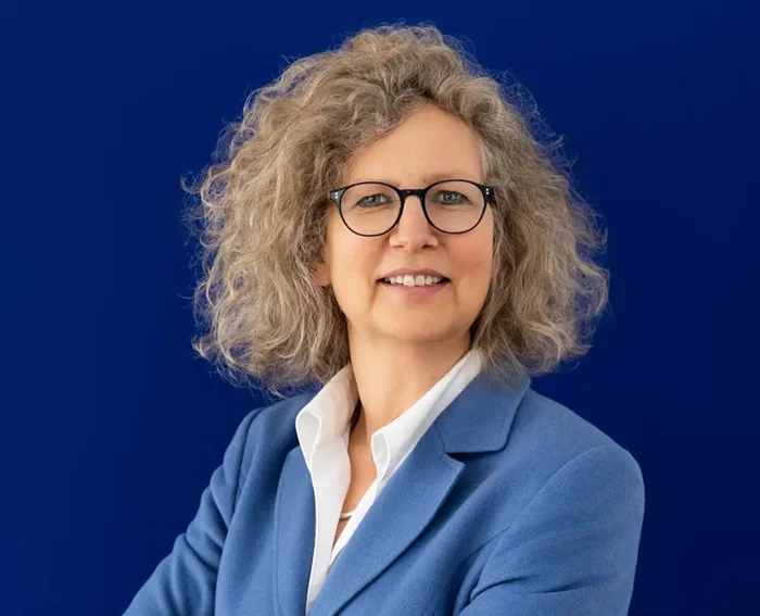 Alexandra Knauer receives the Pittcon Heritage Award