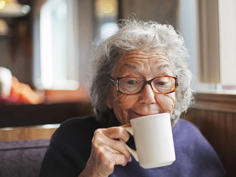 43-Year Study Finds Coffee May Help Protect the Brain From Dementia