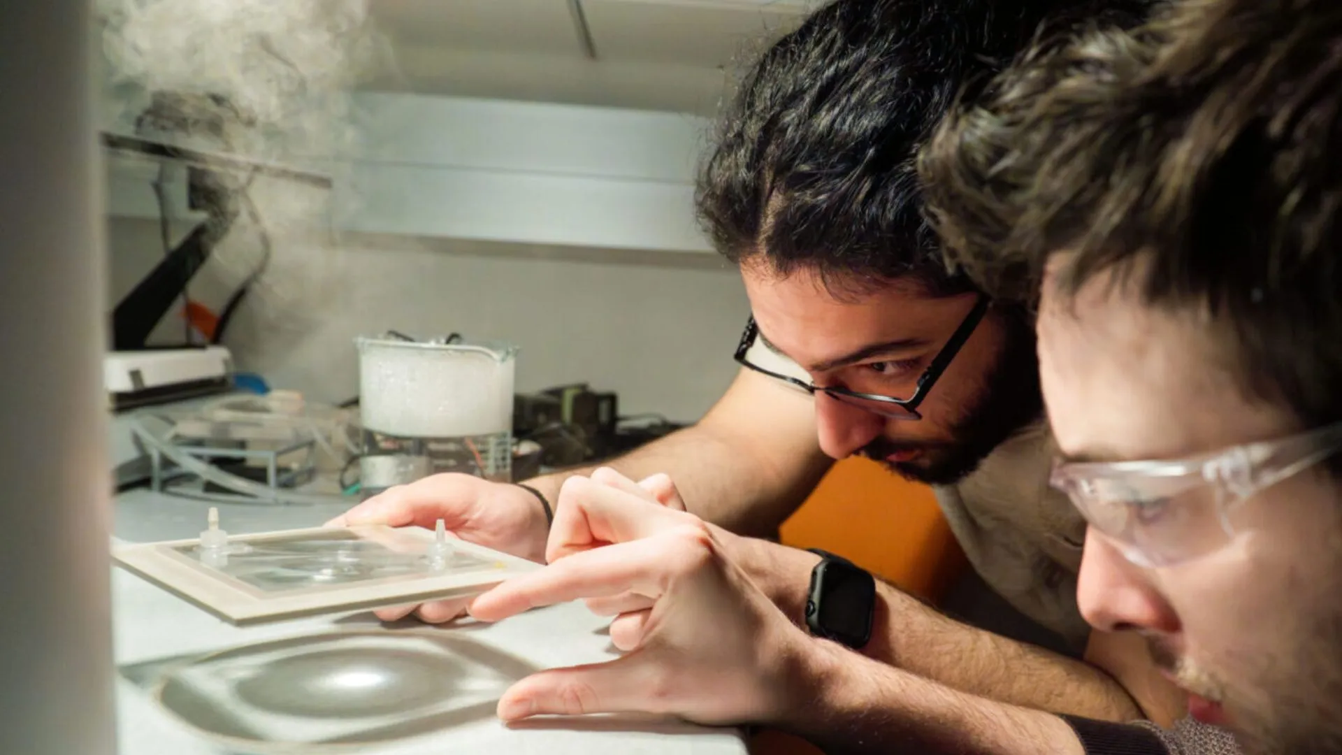 Harvard’s solar device changes with weather, offers both power and heat