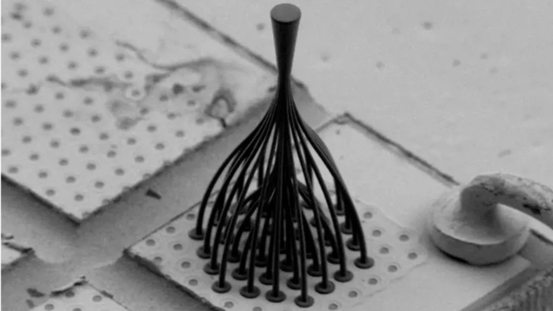 New tiny photonic lantern combines 222 laser modes into one fiber