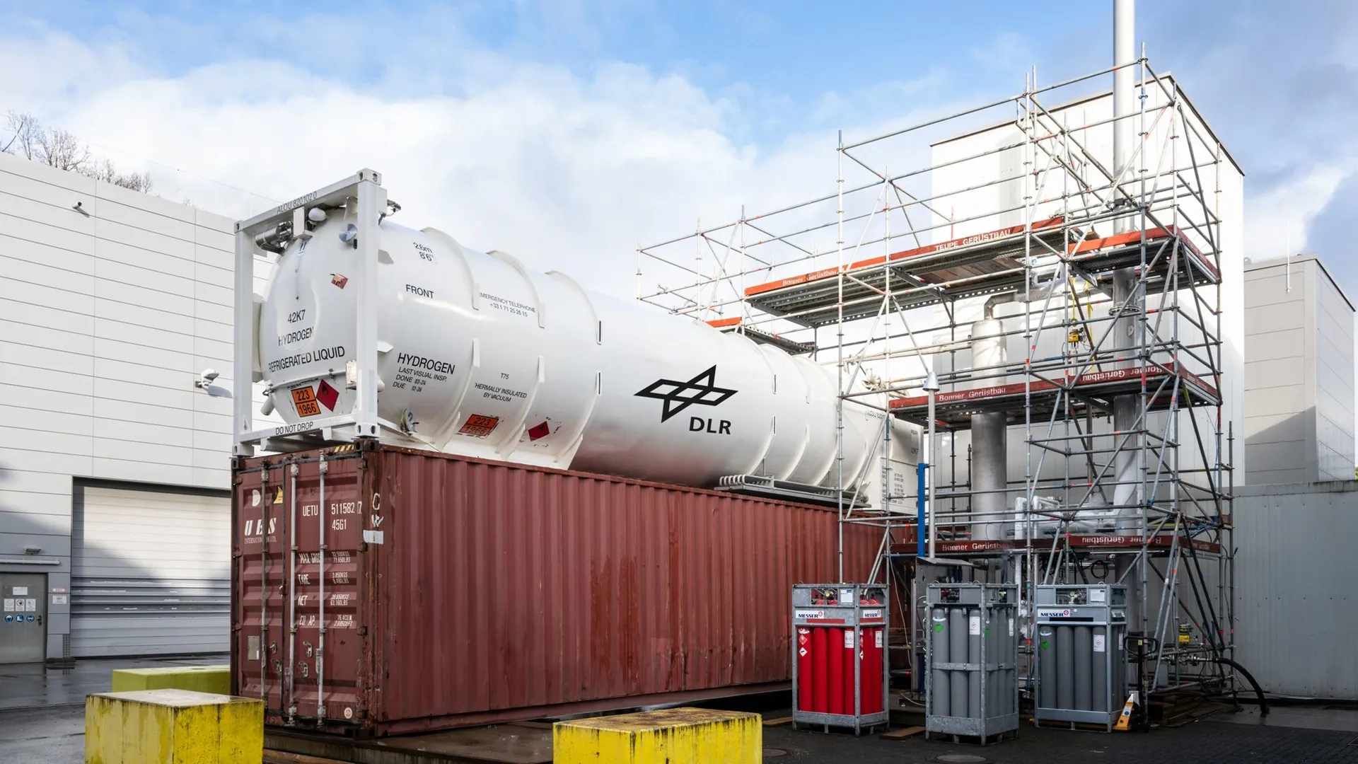 Cryogenic hydrogen fuel system for aircraft turbines tested at -423°F