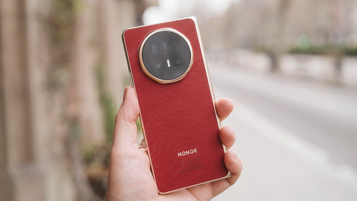 I Love the Slim Design of Honor’s V6 Foldable Phone