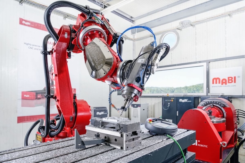 Robotic arms in modern industry: How automated gripping systems are changing production