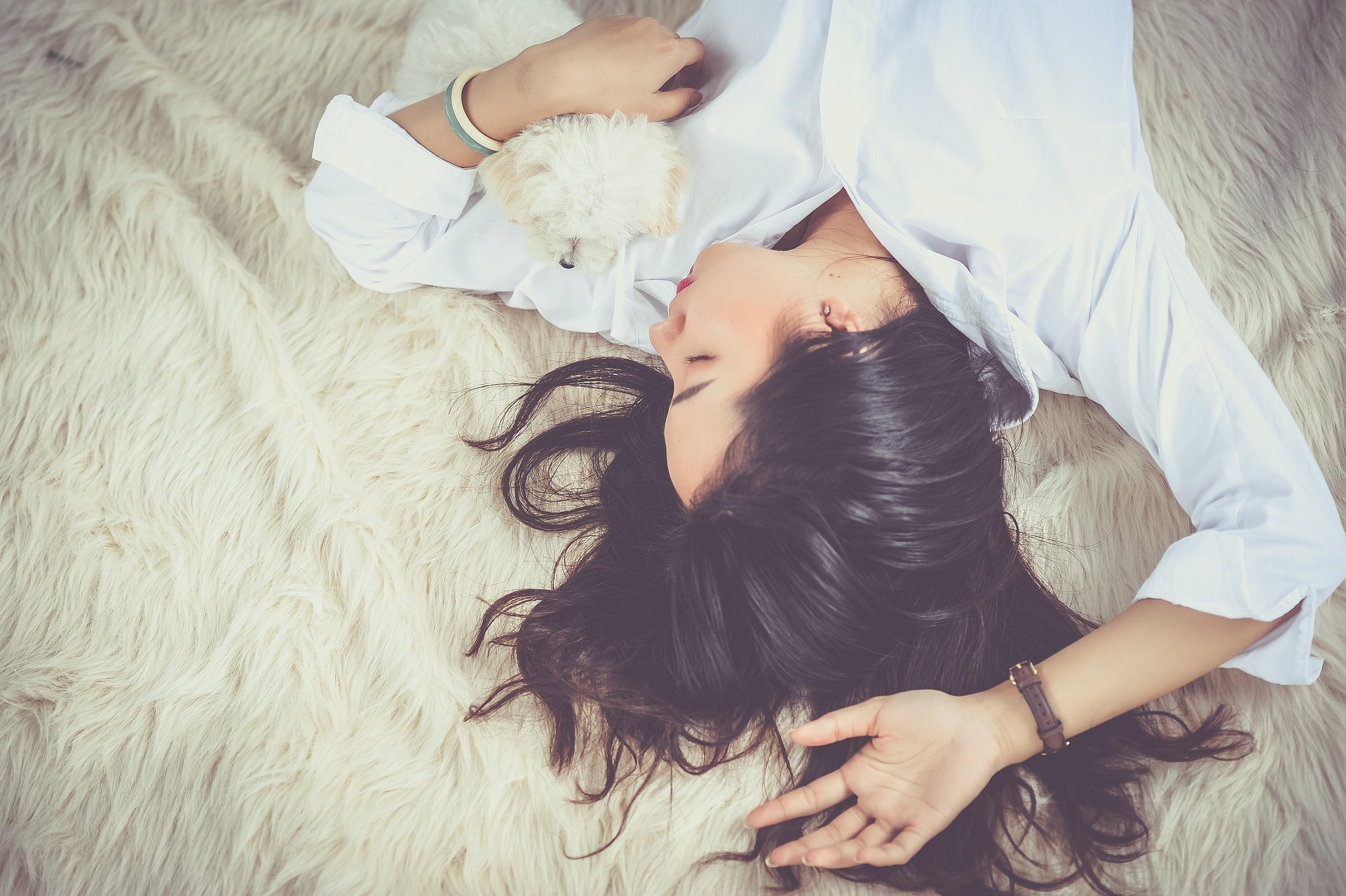 Sleep Wind-Down Habits to Balance Your Brain, Gut, and Hormones Naturally
