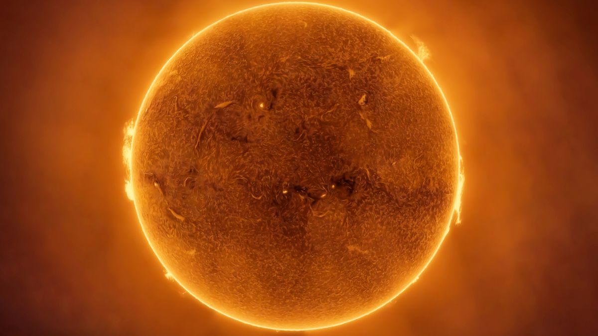 A Hidden Shift Inside The Sun Could Help Explain Weak Solar Cycles : ScienceAlert